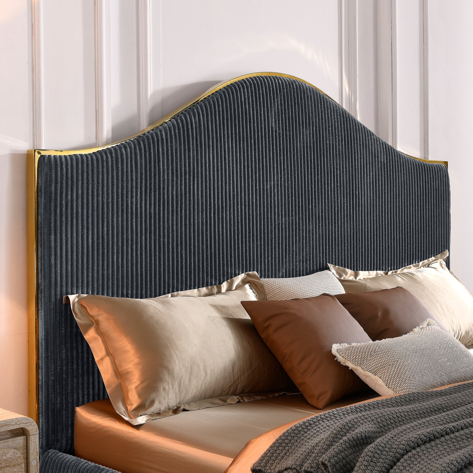 Ribbed Avant-Garde Bed