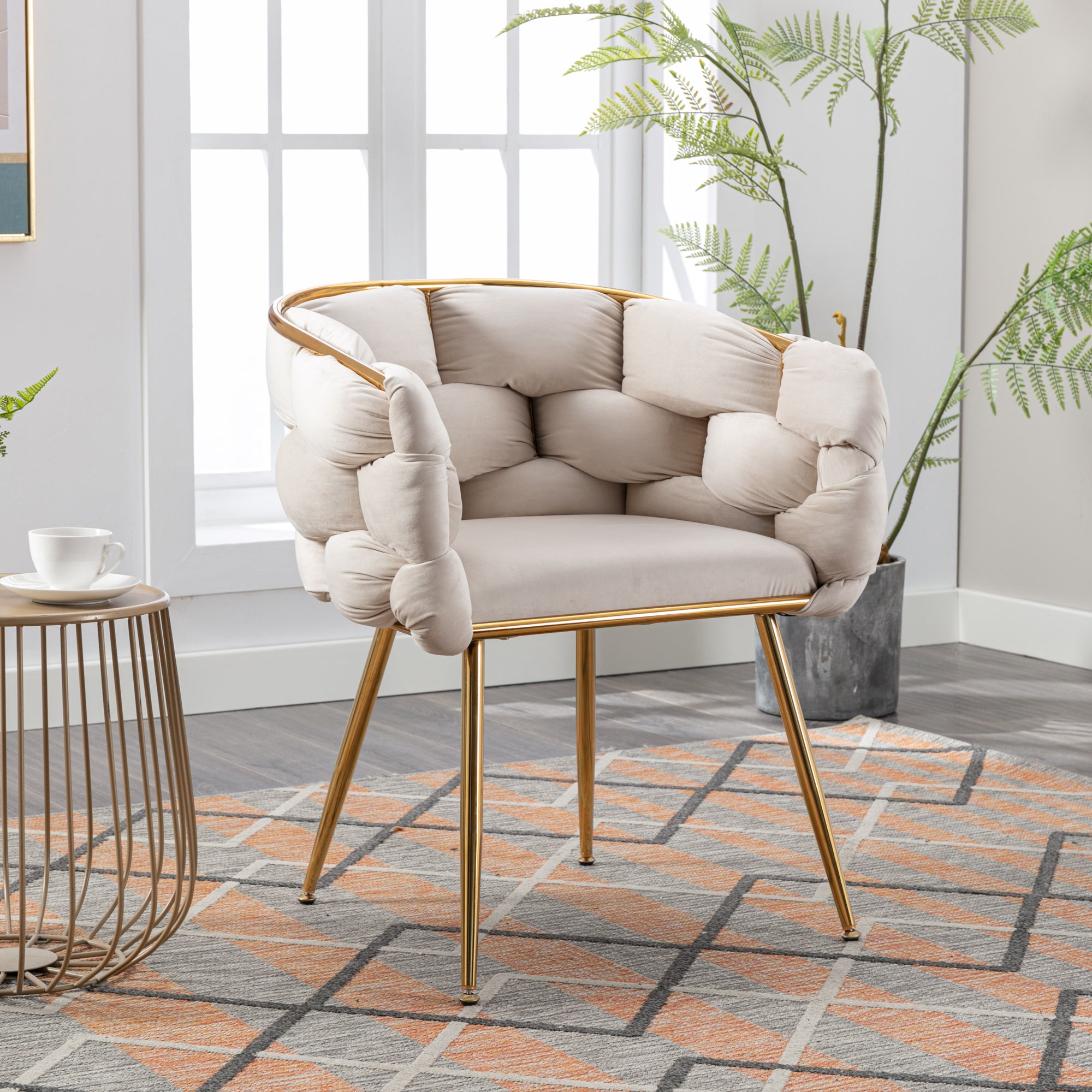 Luxury velvet single sofa bedroom chair (Beige)